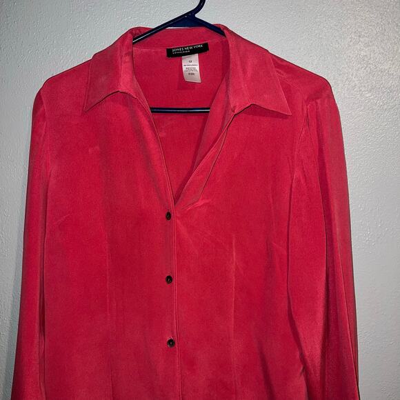 Jones New York Long Sleeve Red Button Down Blouse 100% Silk Size 12 Cuffed Wrist - Picture 2 of 6